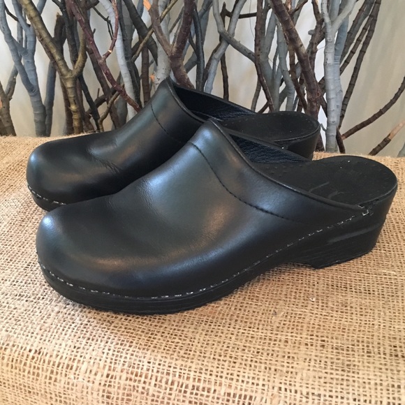 backless dansko clogs
